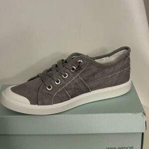 Jenn Ardor Gray Canvas Sneakers